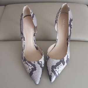 Nine West Snake-Print Pointed Toe Pumps in  Cream, Brown & Grey Size 9M